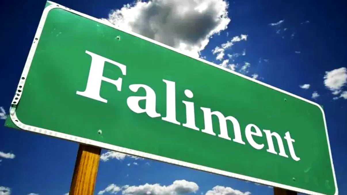 Oraşul din România care falimentează. Primăria a început procedura de criză, oamenii vor să plece