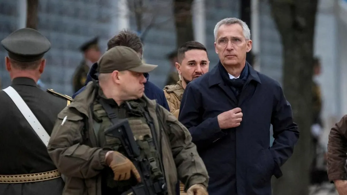 Șeful NATO, prezent în Ucraina pentru prima oară de la începutul războiului. Gestul făcut de Jens Stoltenberg îl va înfuria pe Vladimir Putin