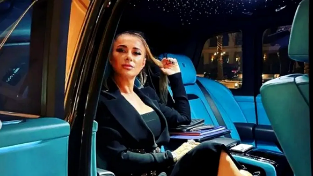 Anamaria Prodan, apariţie surprinzătoare în trafic. Ţinuta senzuală a atras toate privirile. Foto