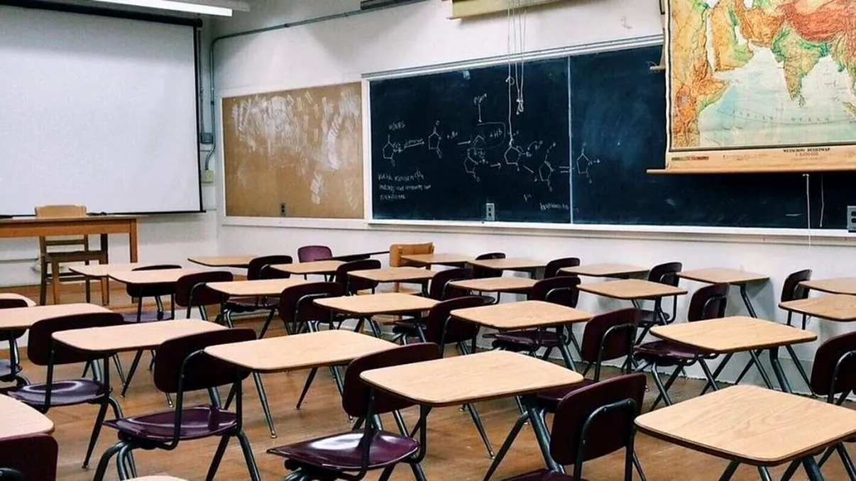 Anul şcolar, îngheţat din cauza grevei profesorilor? Ce se întâmplă cu examenele elevilor
