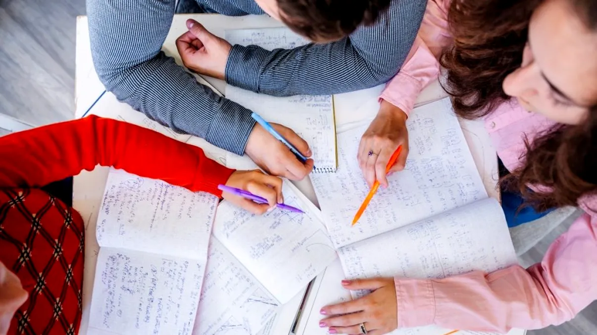 Ce acte sunt necesare pentru înscrierea la liceu 2023. Documentele pentru dosar