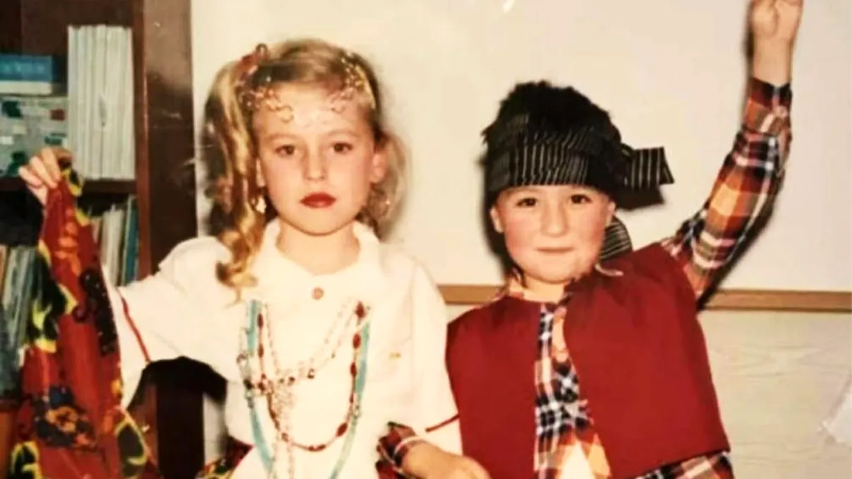 Recunoști fetița din imagine? Este una dintre cele mai seducătoare dive ale showbizului românesc, nu vei ghici niciodată