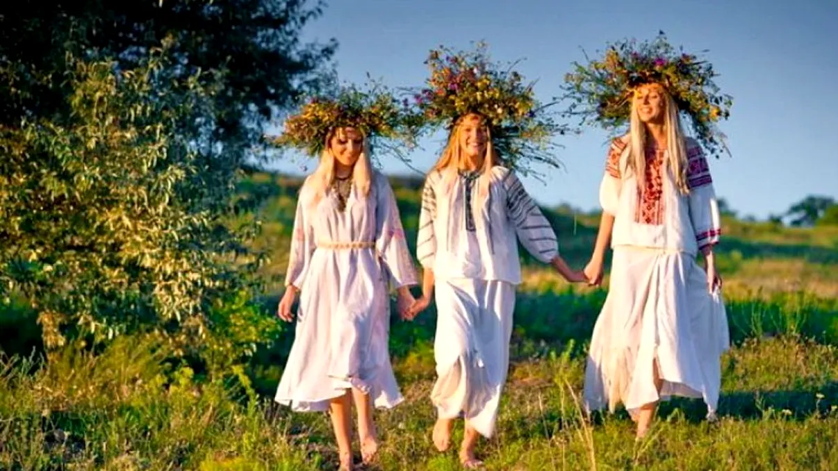 Tradiții și obiceiuri de Sânziene 2023. Semn de belșug dacă se întâmplă asta pe 24 iunie