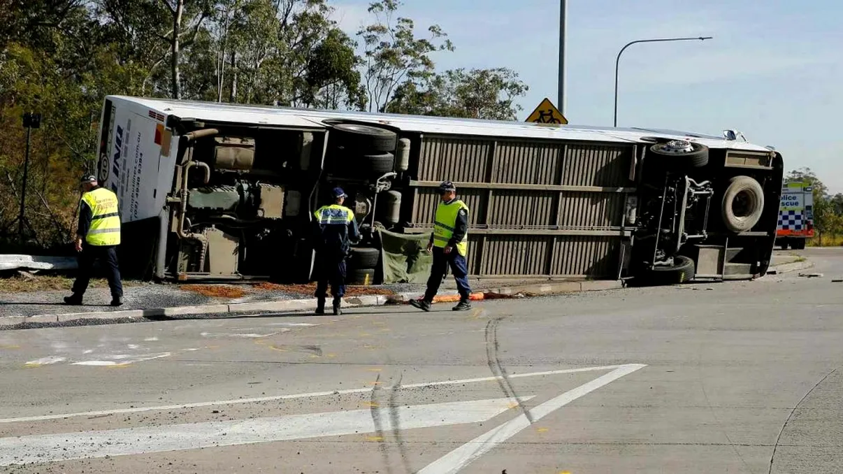 Nuntă cu final tragic. Zece oameni au murit, iar alți 25 sunt în stare gravă după un accident cumplit de autocar. Victimele se întorceau de la petrecere