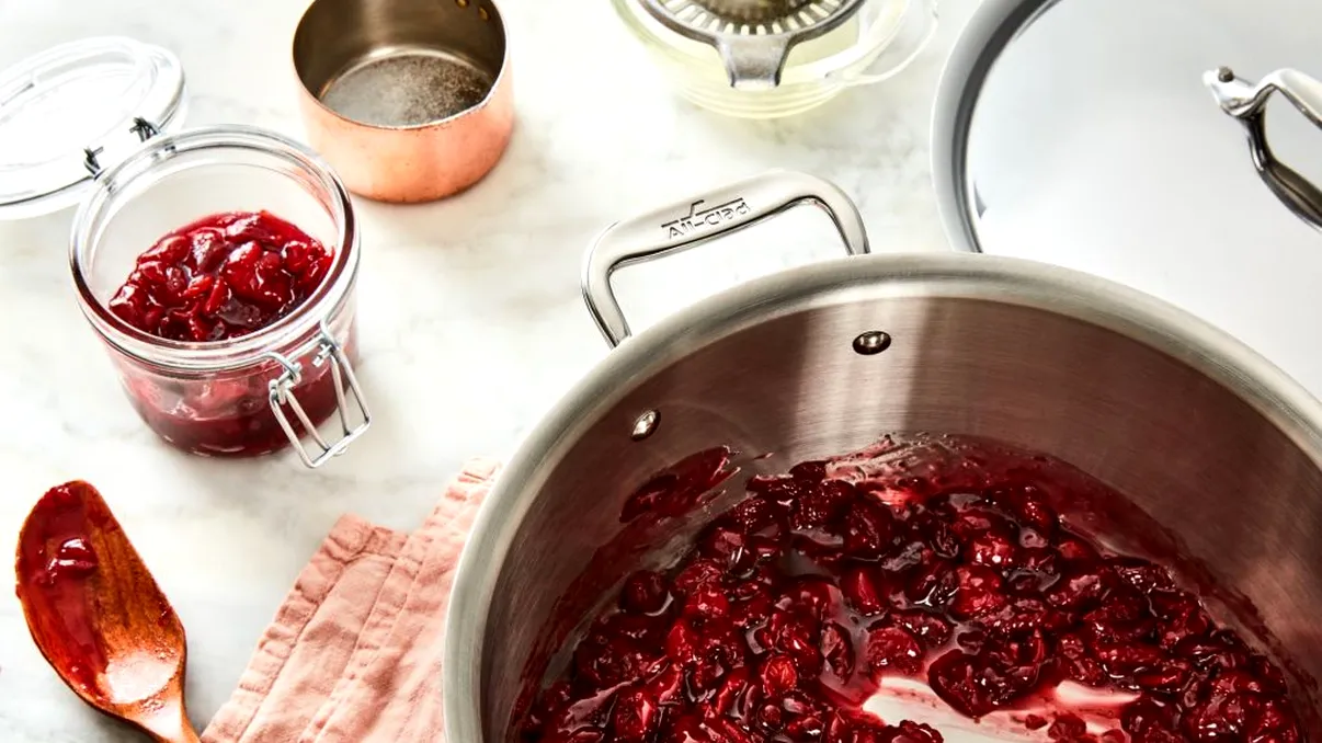 Cât se fierbe dulceața de cireșe, de fapt. Aceasta este marea greșeală pe care o fac gospodinele. De asta se strică repede