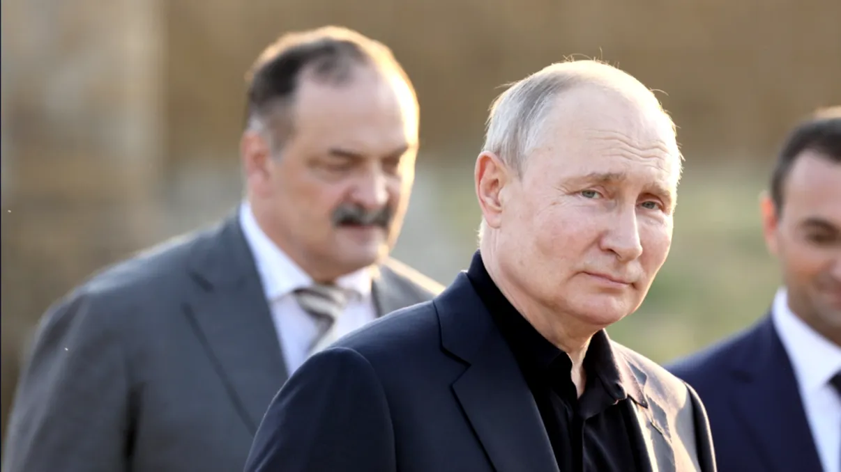 Gestul uimitor făcut de Vladimir Putin faţă de o tânără care a vrut un selfie cu el. Nu se aştepta nimeni la asta! Foto