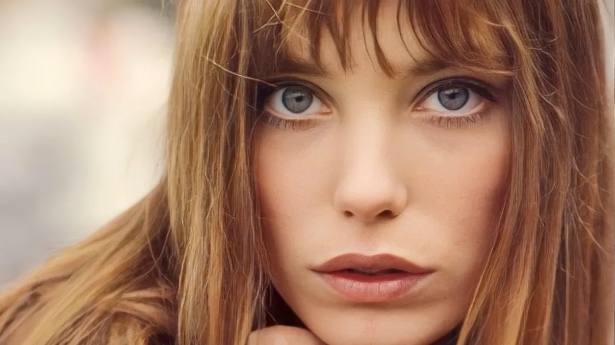 A murit celebra cântăreață și actriță pentru care s-a realizat cea mai cunoscută geantă din lume. Cine a fost Jane Birkin