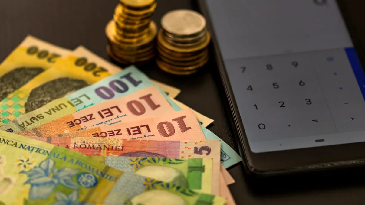 Se măresc salariile de la 1 august 2023. Cine sunt românii care vor primi mai mulți bani, e oficial