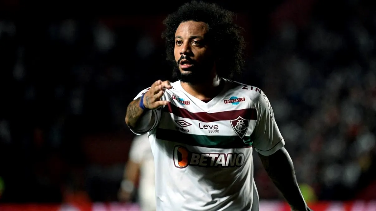 Imagini care vă pot afecta emoțional. Brazilianul Marcelo i-a rupt piciorul unui adversar și a început să plângă pe teren - FOTO & VIDEO