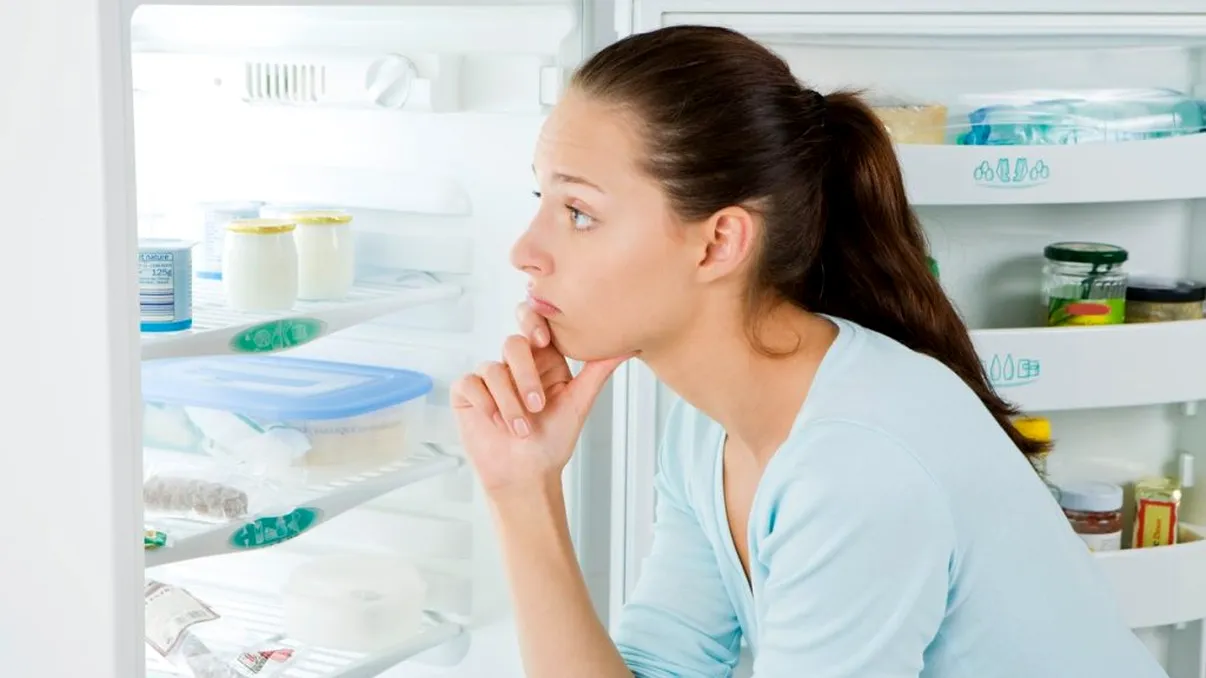 Butonul secret al frigiderului. Aşa nu va mai mirosi urât, unde se află