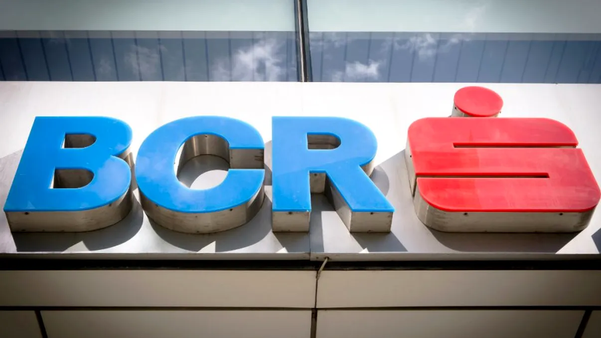 Veste uriașă pentru românii care au card la BCR și nu numai. A fost deja implementat