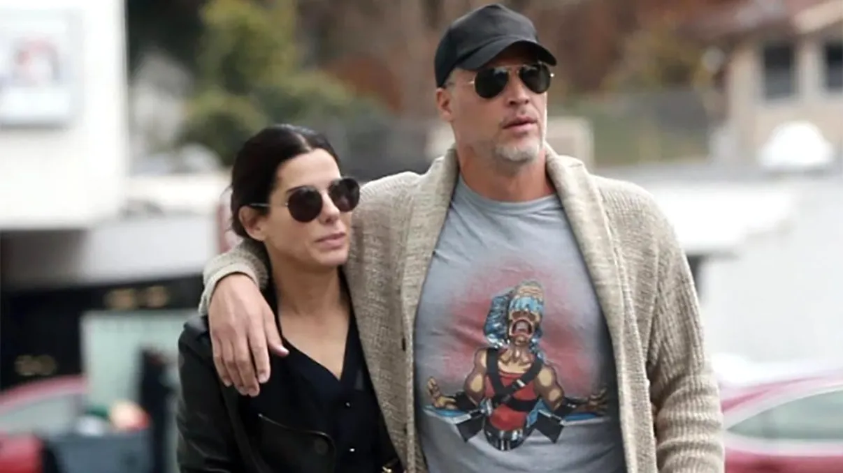 Sandra Bullock, în doliu! Iubitul său a murit, anunţul face înconjurul lumii. Avea doar 57 de ani