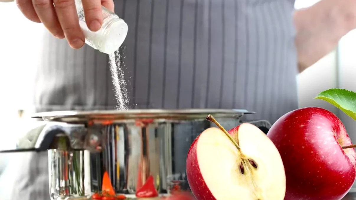 A pus două felii de măr în mâncarea în care scăpase multă sare, câteva minute mai târziu s-a întâmplat ceva neașteptat. Orice gospodină trebuie să știe