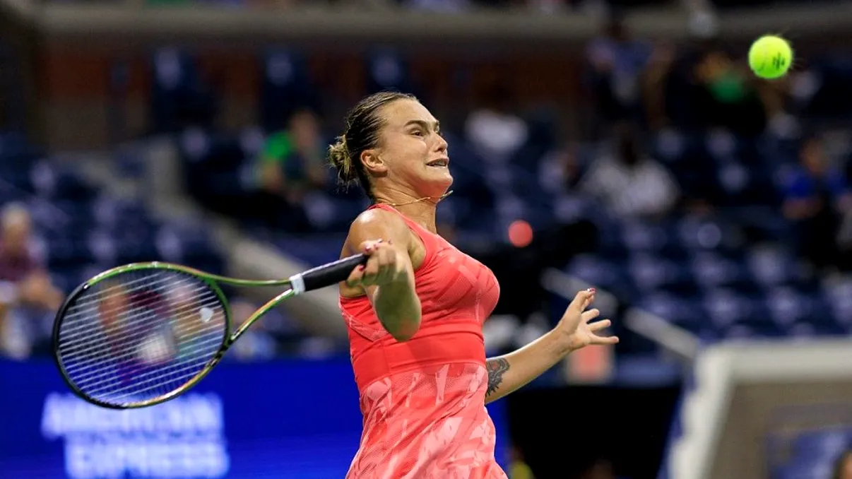 Aryna Sabalaneka a rupt racheta și și-a înjurat oamenii din staff. „I-am concediat”. Momente nemaivăzute la US Open - VIDEO