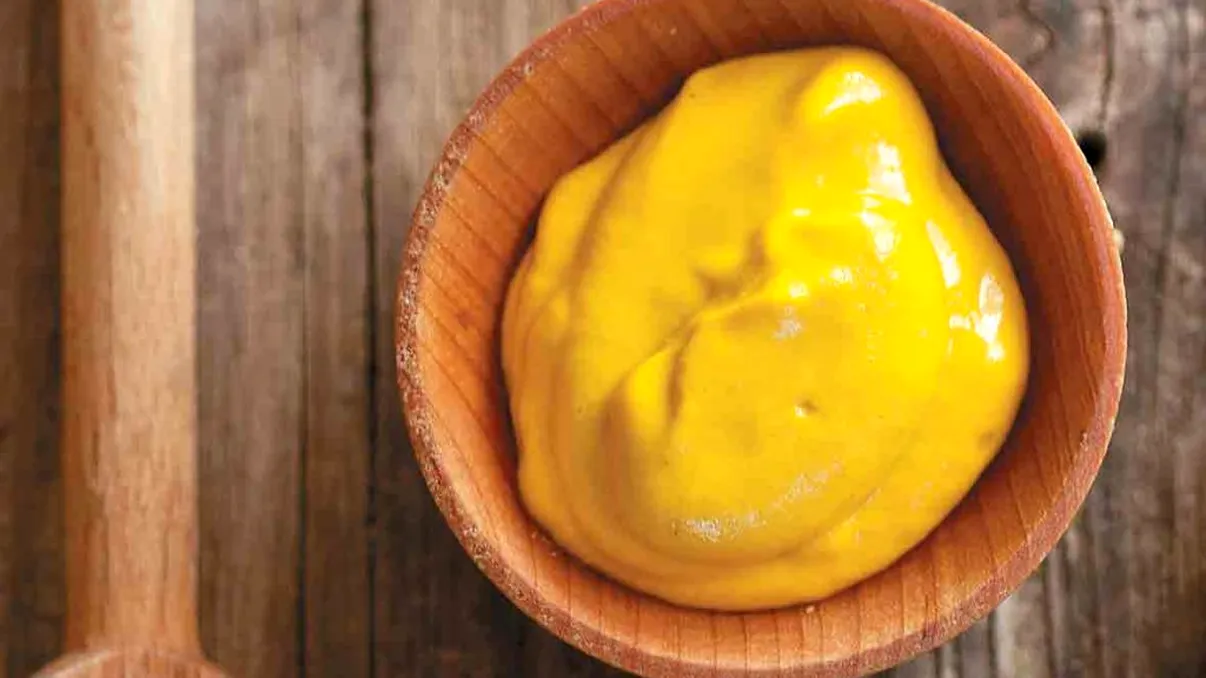 Ce se întâmplă dacă adaugi o felie de lămâie în borcanul cu muștar. Trucul genial pe care nu l-ai știut până acum