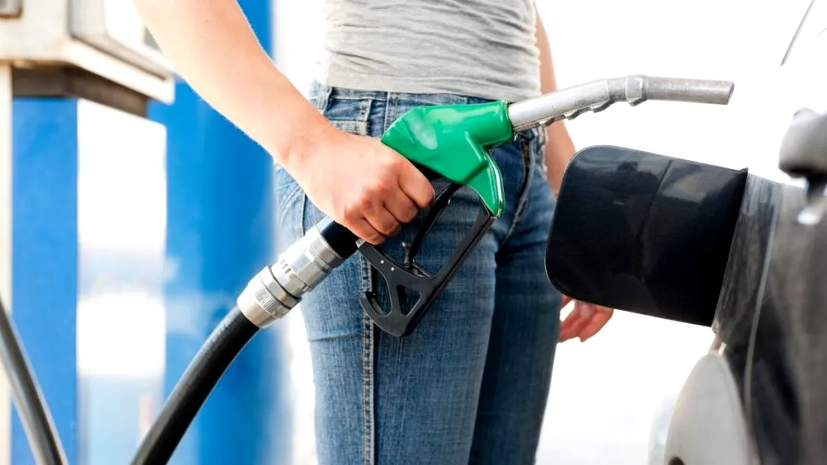 Vești proaste pentru șoferi. Se scumpesc din nou carburanții. Cât au ajuns să coste benzina și motorina