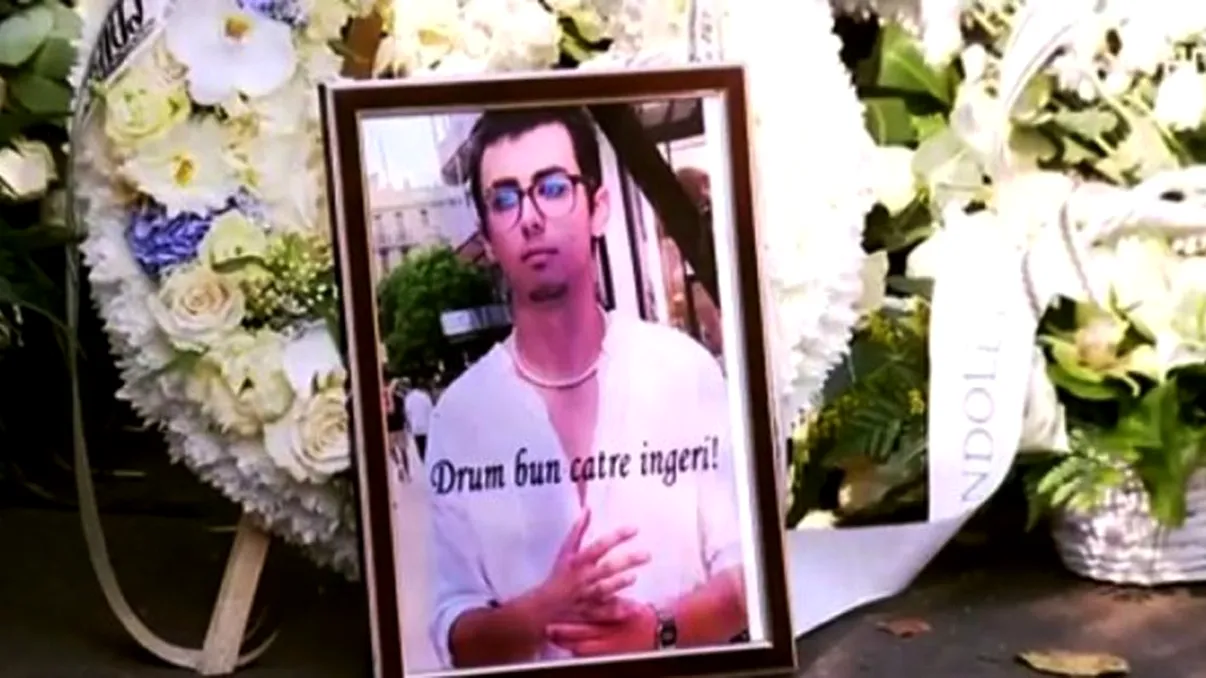 Ce s-a întâmplat la mormântul tânărului ucis la 2 Mai, în timp ce Vlad Pascu era la audieri. Imaginea durerii