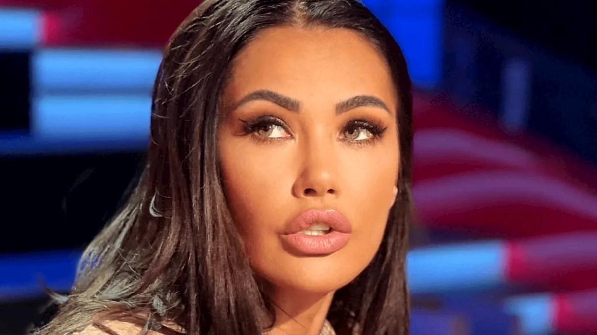 Oana Zăvoranu l-a uitat pe Alex Ashraf? Vedeta vrea să dea o nouă şansă iubirii, mesajul transmis fanilor: 