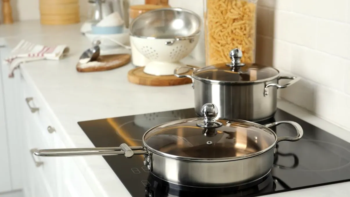 Locul special unde poți așeza capacul de la oală când gătești. Mulți oameni habar nu aveau de el