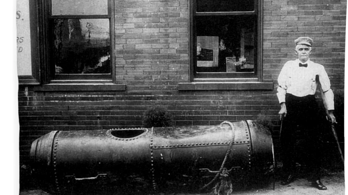 Povestea bărbatului care a supraviețuit căderii în Niagara, dar a murit din cauza unei portocale. Cine a fost Bobby Leach, de fapt