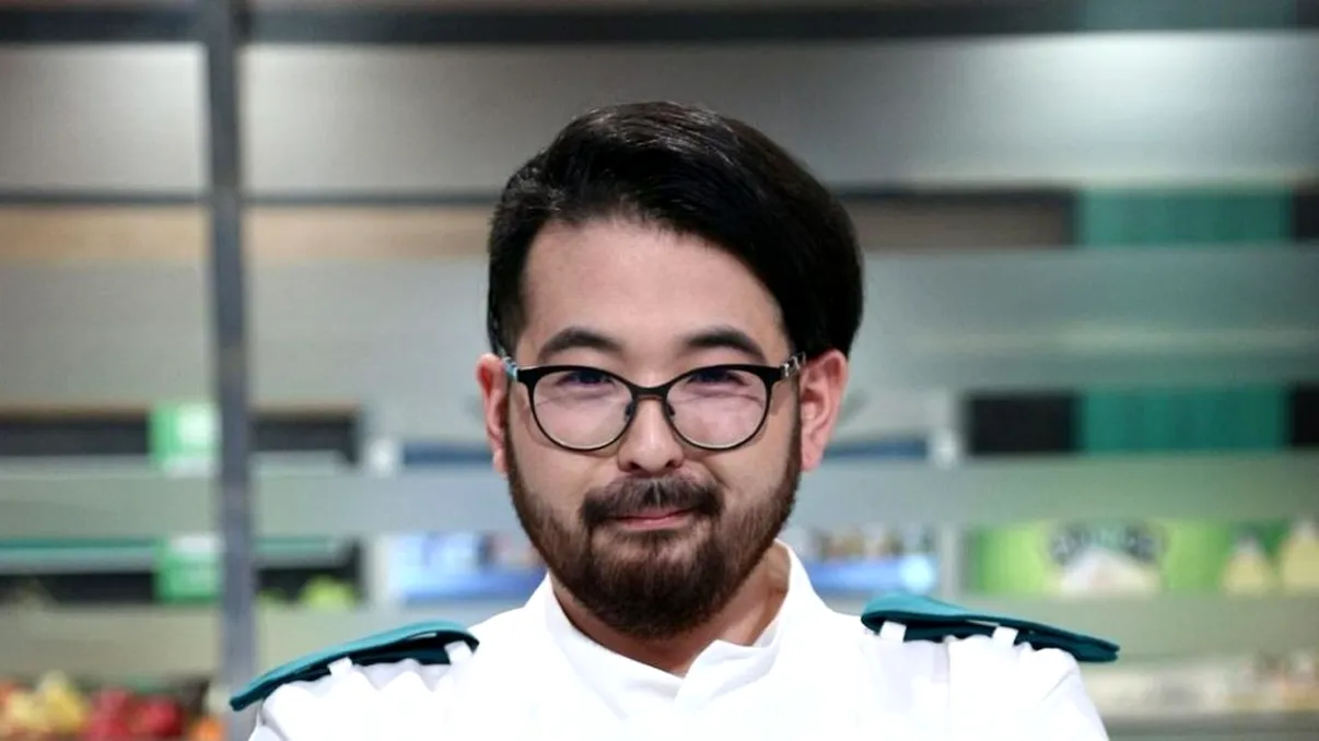 Rikito Watanabe are probleme în Japonia. A pierdut pașaportul și banii, ce se întâmplă cu asistentul de la Chefi la Cuțite