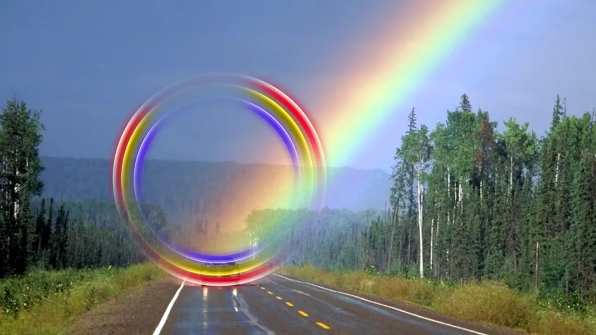 Curcubeul rotund, pe cât de spectaculos, pe atât de rar. Imaginile surprinse din elicopter cu fenomenul