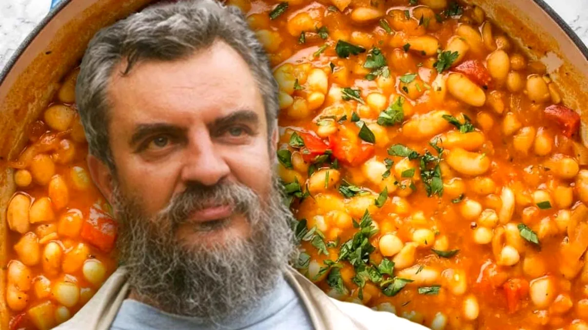 Fasole cu ciolan pentru 1 decembrie. Secretul din reţeta lui Radu Anton Roman, aşa va avea gust special
