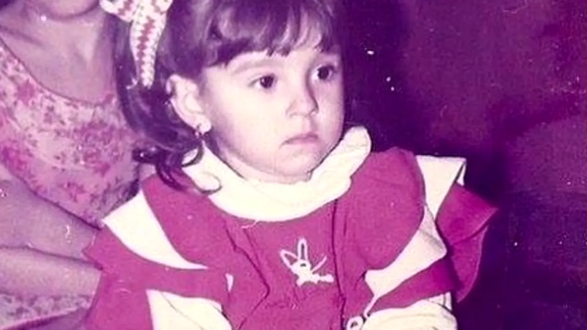 Recunoşti fetiţa din imagine? Este o concurentă de la America Express, ţi-ai dat seama cine este?