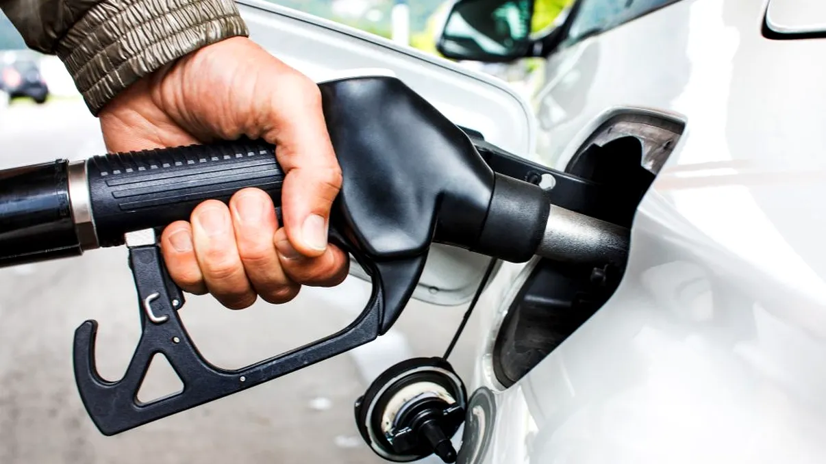 Încă o ieftinire a benzinei și motorinei din România. Cât a ajuns să coste un litru de carburant