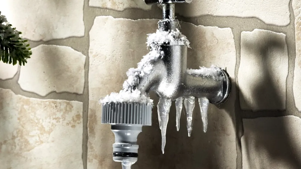 Cum protejezi robinetele din grădină de îngheț. Ce faci dacă nu au supapă de închidere