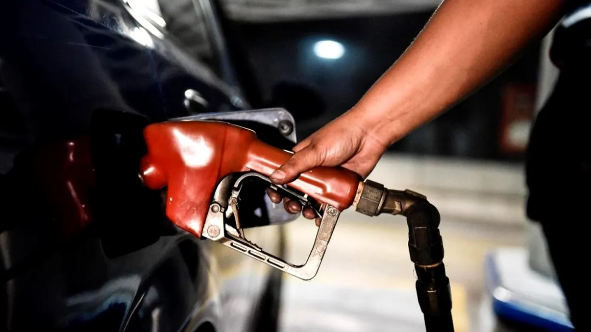 De ce să nu pui benzină sau motorină de mai puţin de 100 de lei pe timpul iernii. Mulţi şoferi fac greşeala asta, din păcate