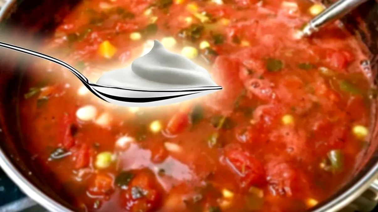 Nu mai pune smântână în ciorbă! Ingredientul lejer care o face şi mai gustoasă, e reţetă veche
