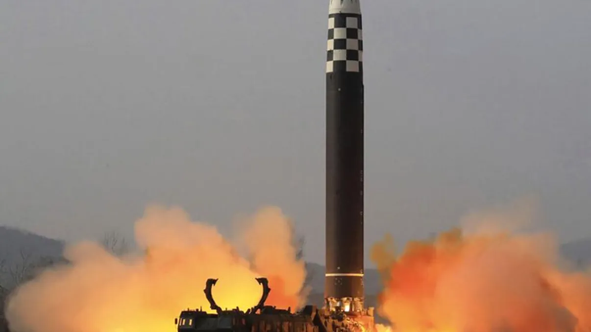 Pregătiri de război?! Coreea de Nord a lansat o rachetă balistică, anunțul vecinilor coreeni