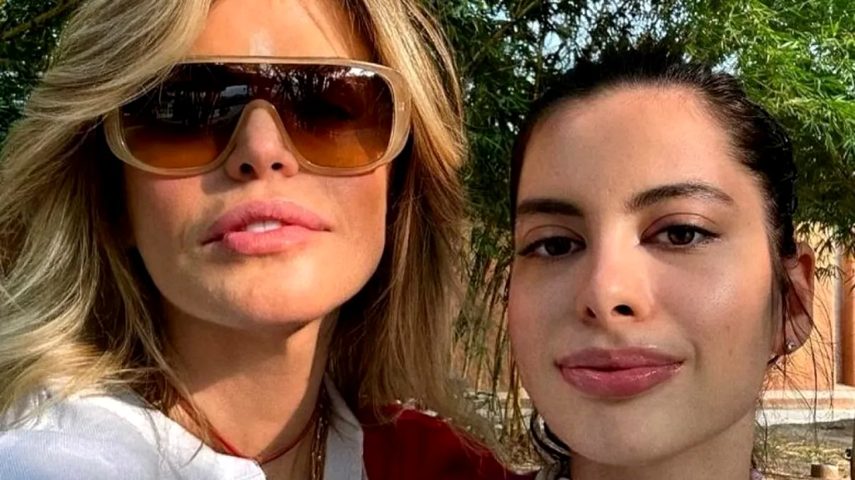 Loredana Groza a fost cărată pe umeri în vacanța din India. Unii oameni nu vor aprecia imaginile VIDEO