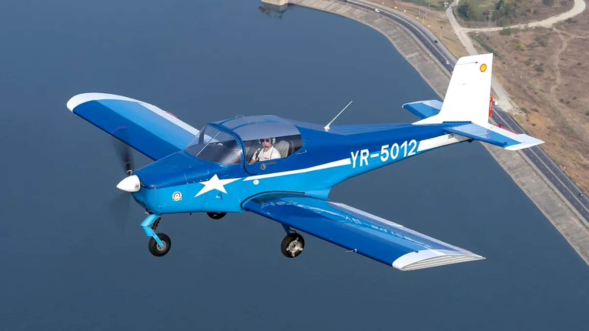 Lecţii gratuite de zbor, în România. Unde pot fi făcute, poţi obţine licență de pilot