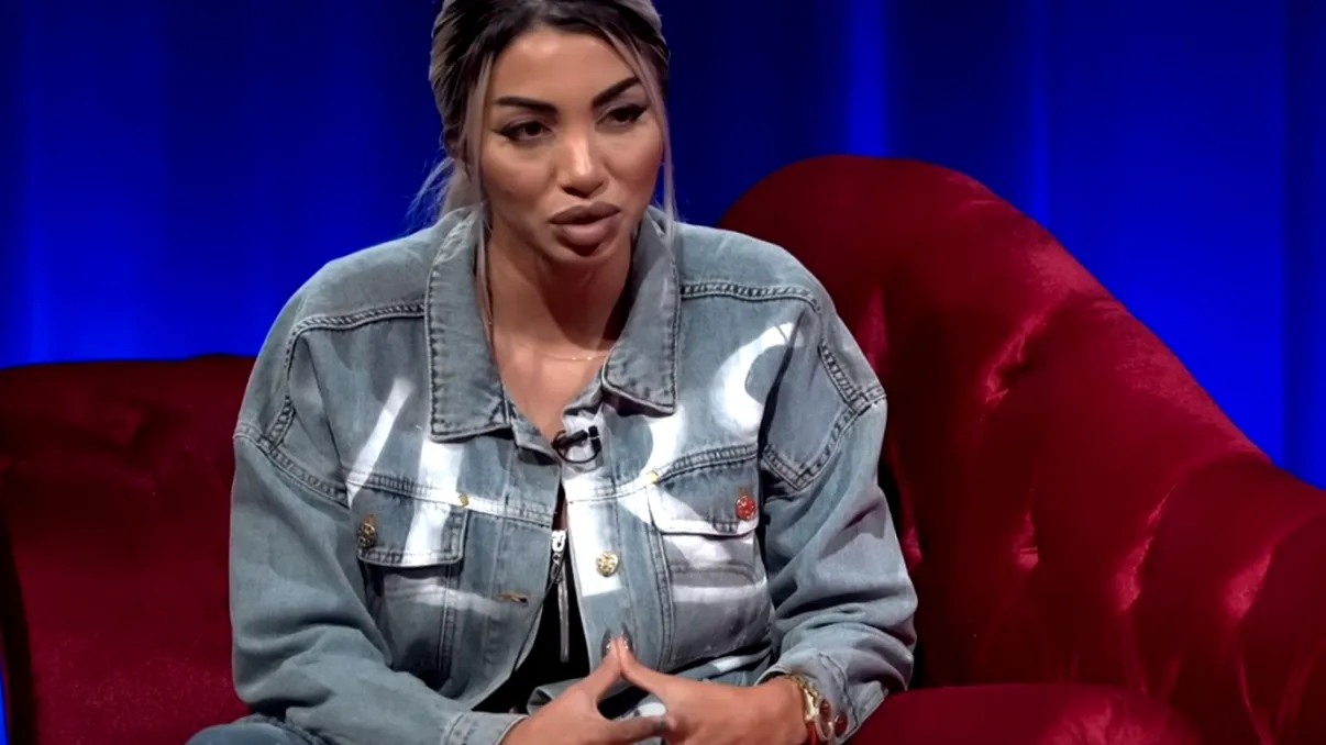 Adriana a plecat de acasă la 15 ani, a născut un copil și apoi a locuit în canal: ‘Făcea în așa fel încât să rămânem acolo’. Acum are sute de mii de urmăritori pe internet