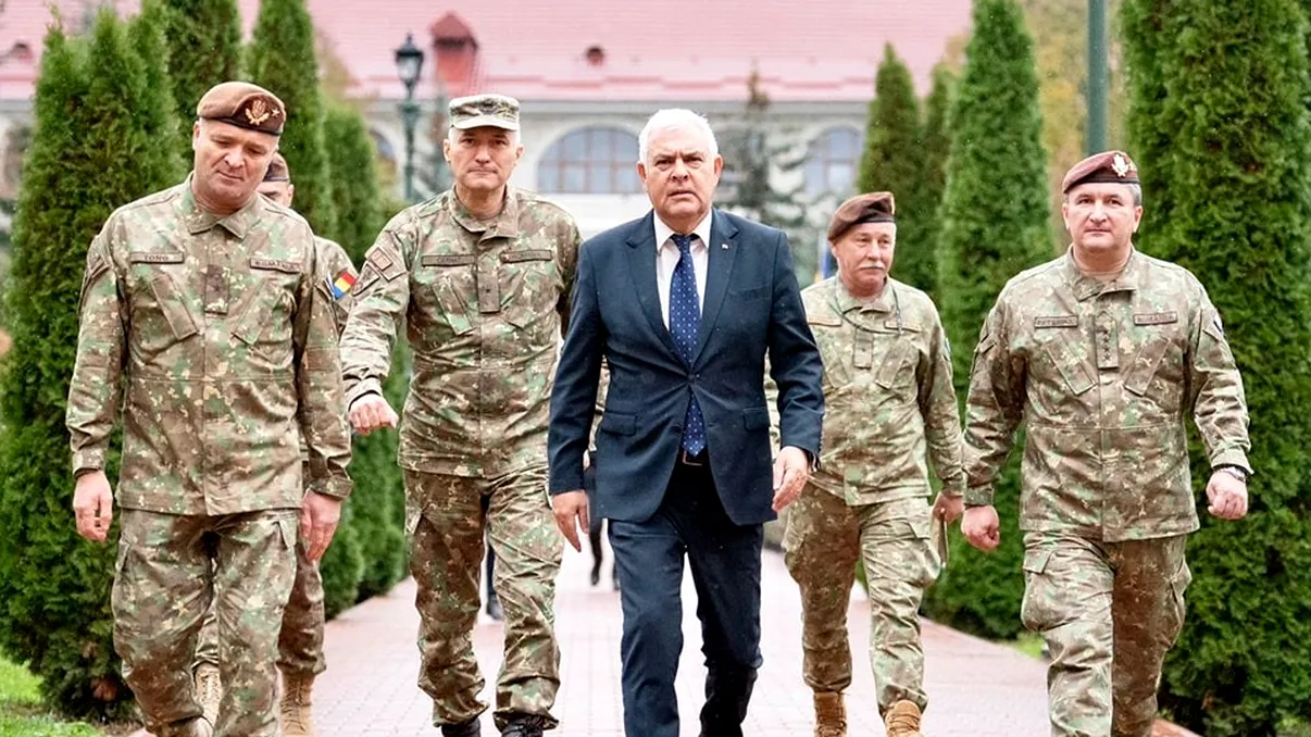 Ce spune ministul Apărării despre serviciul militar obligatoriu în România. Anunțul categoric al lui Angel Tîlvar