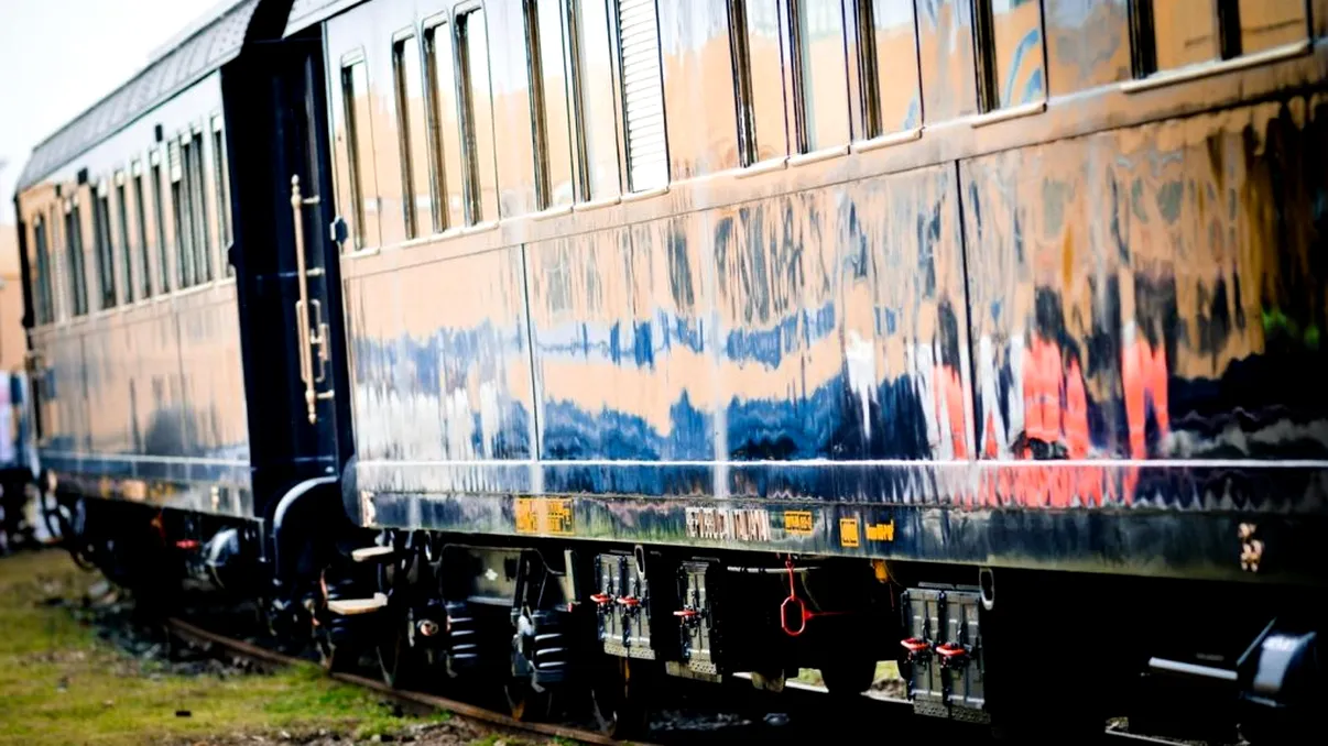 Cel mai mare vagon de tren construit în România, scos de pe poarta fabricii în 1968. La ce folosea colosul