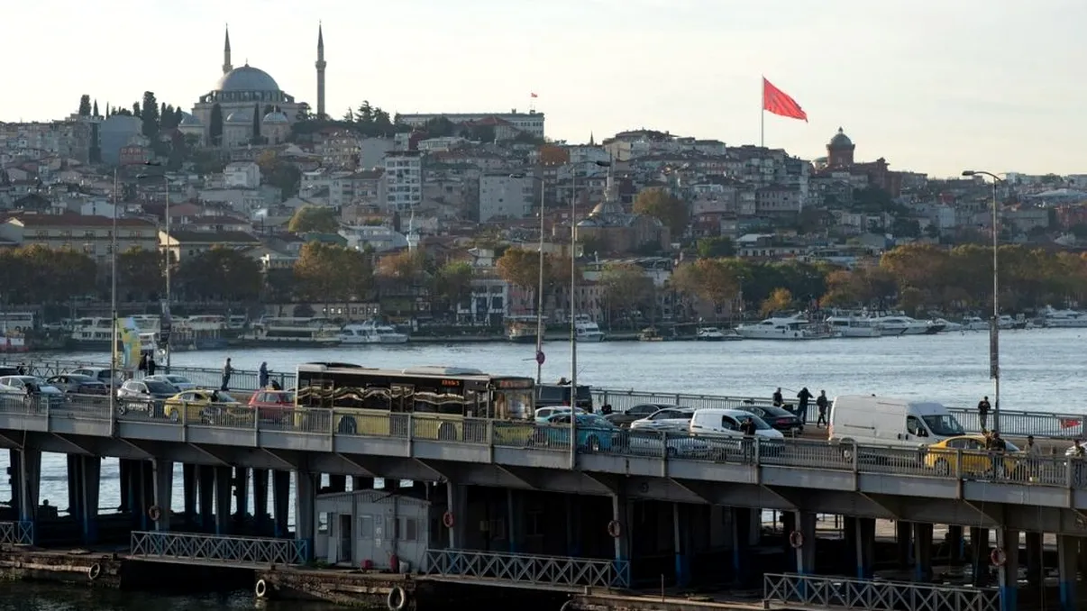 Obiectul amplasat pe stradă care ar putea strica mașinile șoferilor. Așa se respectă legea în Turcia