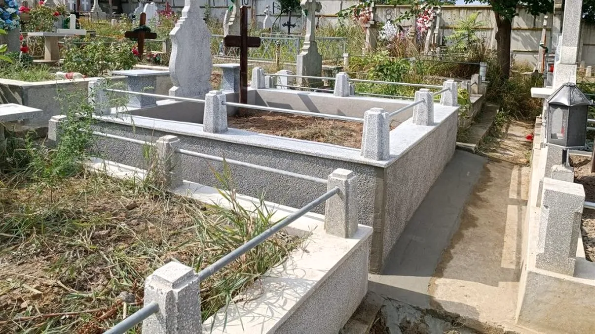 Oraşul din România în care s-ar putea mări drastic taxele pentru înmormântări. Cine va scoate mai mulţi bani din buzunar