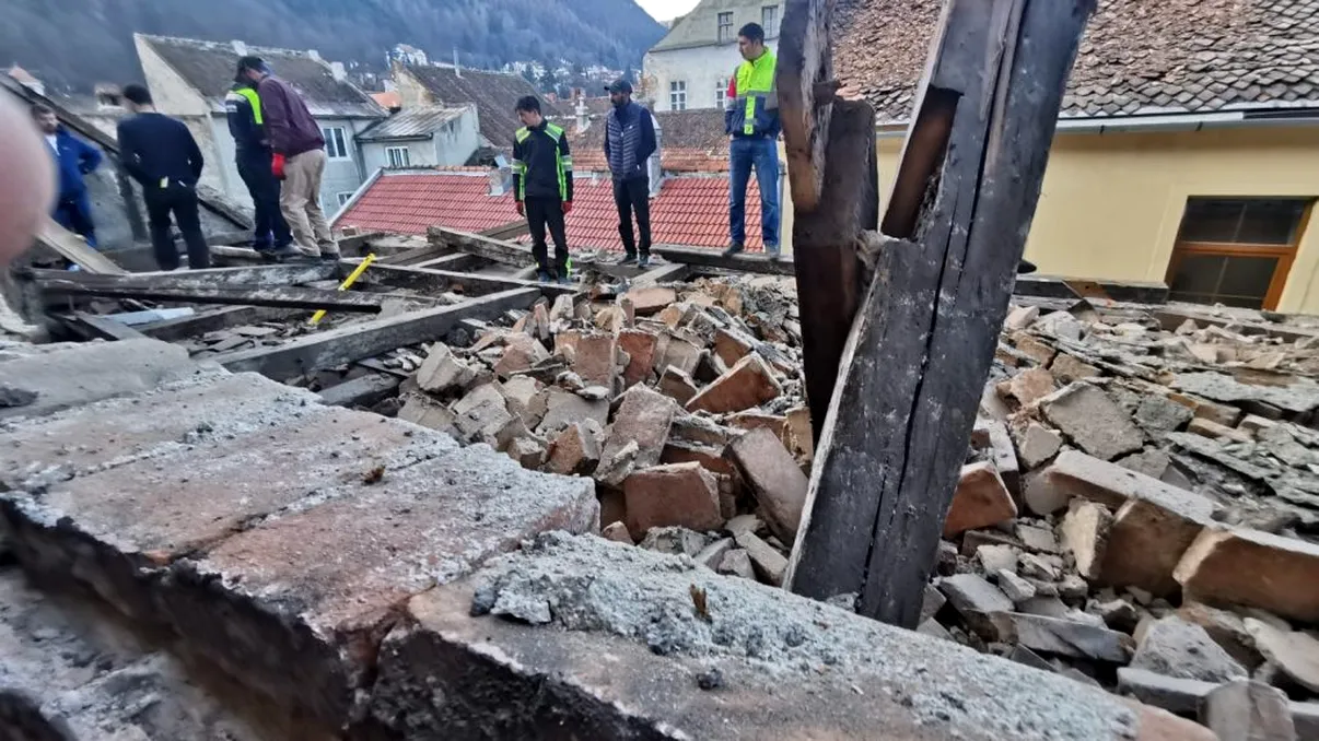 Clădirea istorică din România care s-a prăbușit. Un locuitor a făcut lucrări neautorizate în apartament