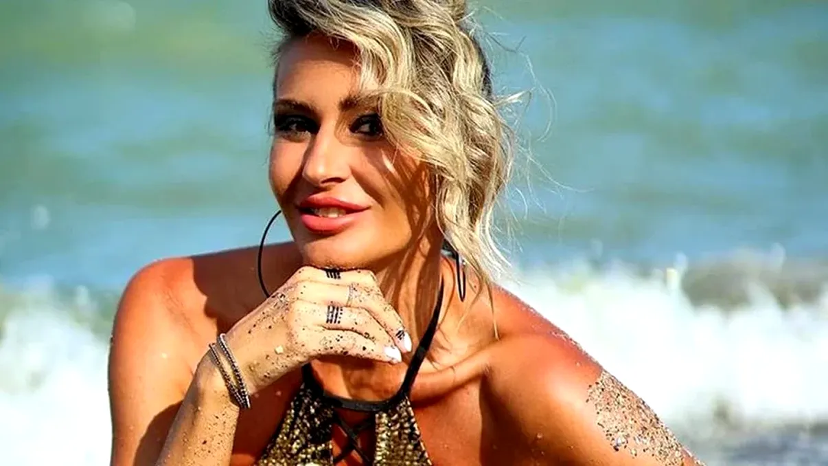 Crina Abrudan, secretul unei siluete de invidiat la 46 de ani! Alimentul la care a renunţat definitiv, nu oricine poate face asta: 