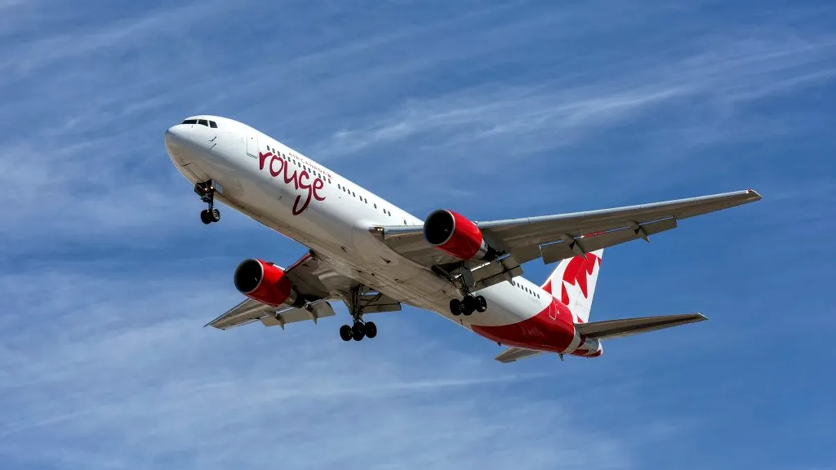 Cum funcţionează toaletele avioanelor, de fapt. Secretul ştiinţific din spatele acestui detaliu