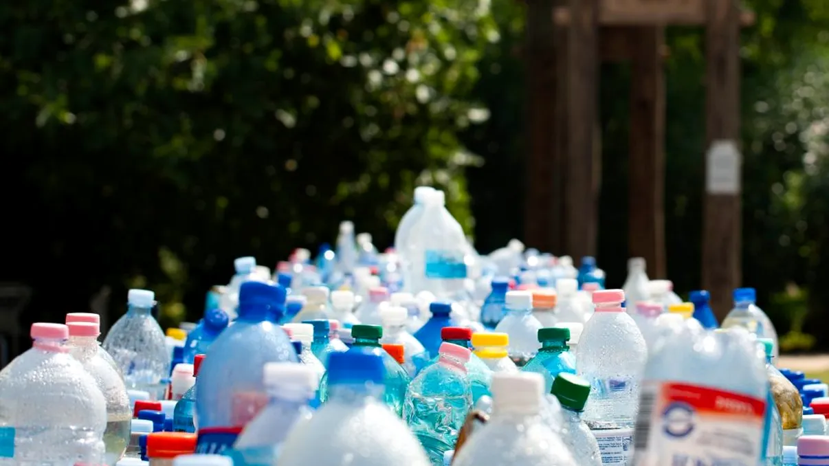 Magazinele care refuză să mai plătească garanția pentru ambalaje. Ce se întâmplă acum