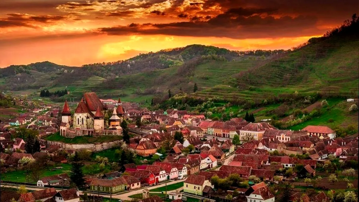 Top 7 locuri din Transilvania pe care trebuie să le vizitezi. Peisajele pitorești sunt magice