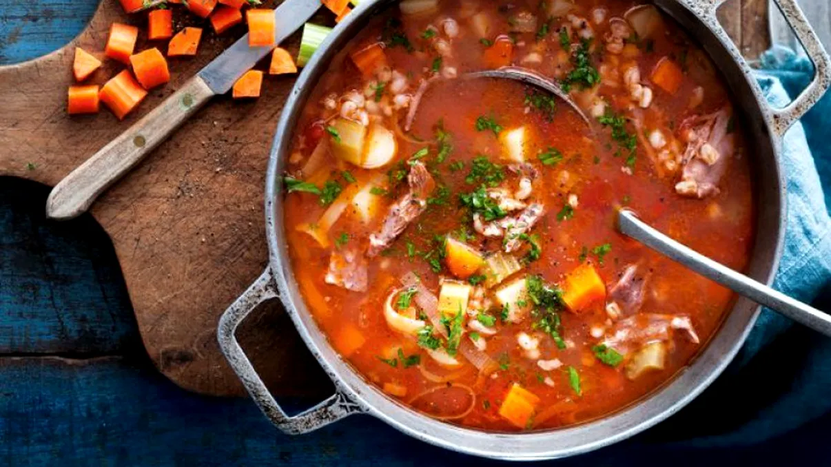 Ce să adaugi la final în ciorba de miel ca să fie și mai bună. Marele secret al gospodinelor din Moldova