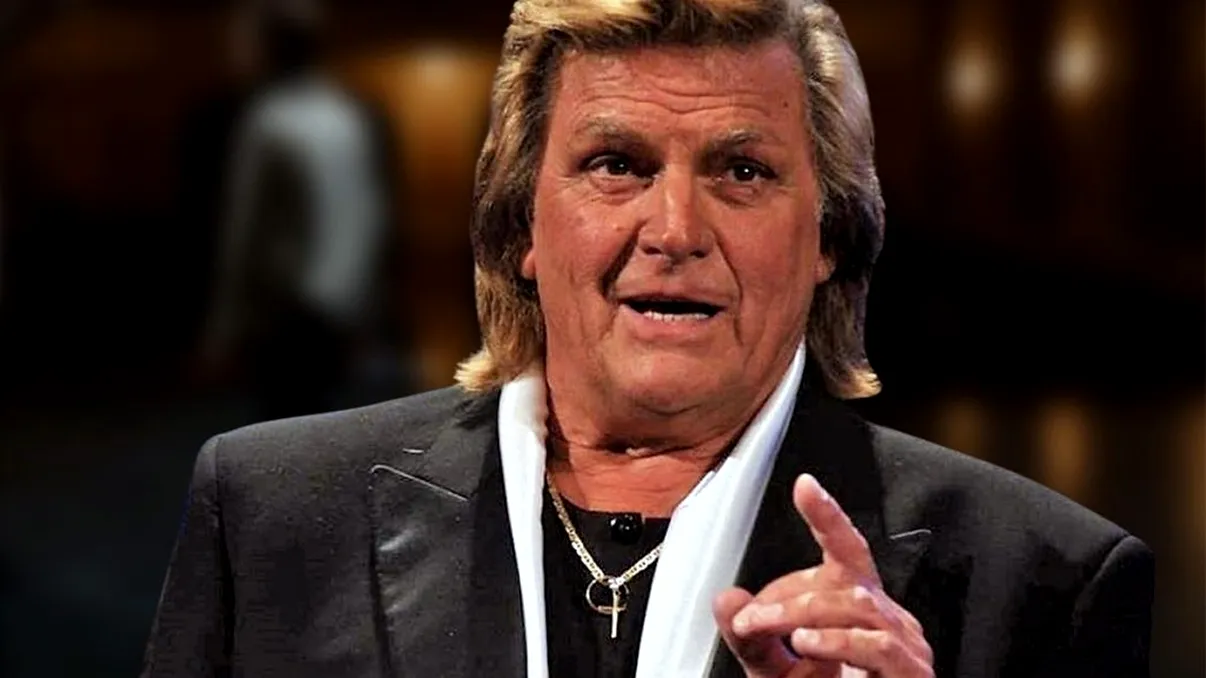 Cât valorează vila din Cluj-Napoca în care locuiește Florin Piersic. Casa celebrului actor se află lângă râul Someș și a fost recent renovată