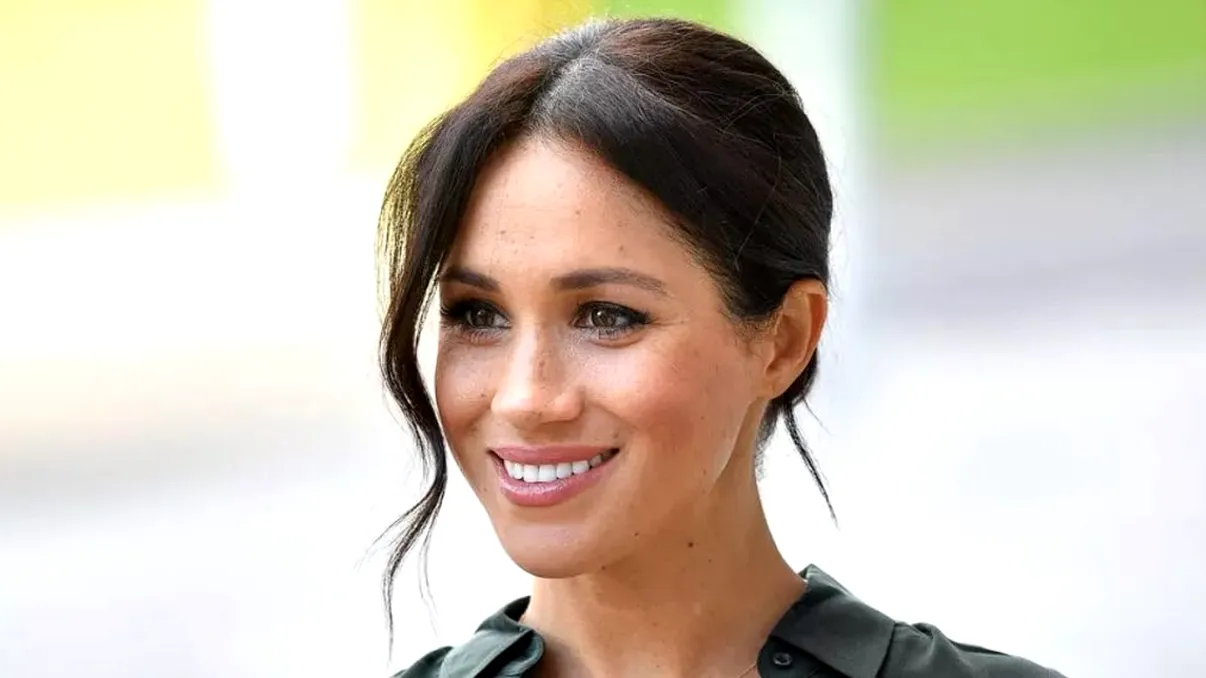 Ce studii are Meghan Markle, soția prințului Harry. A studiat la școli de top, care este meseria ei de bază