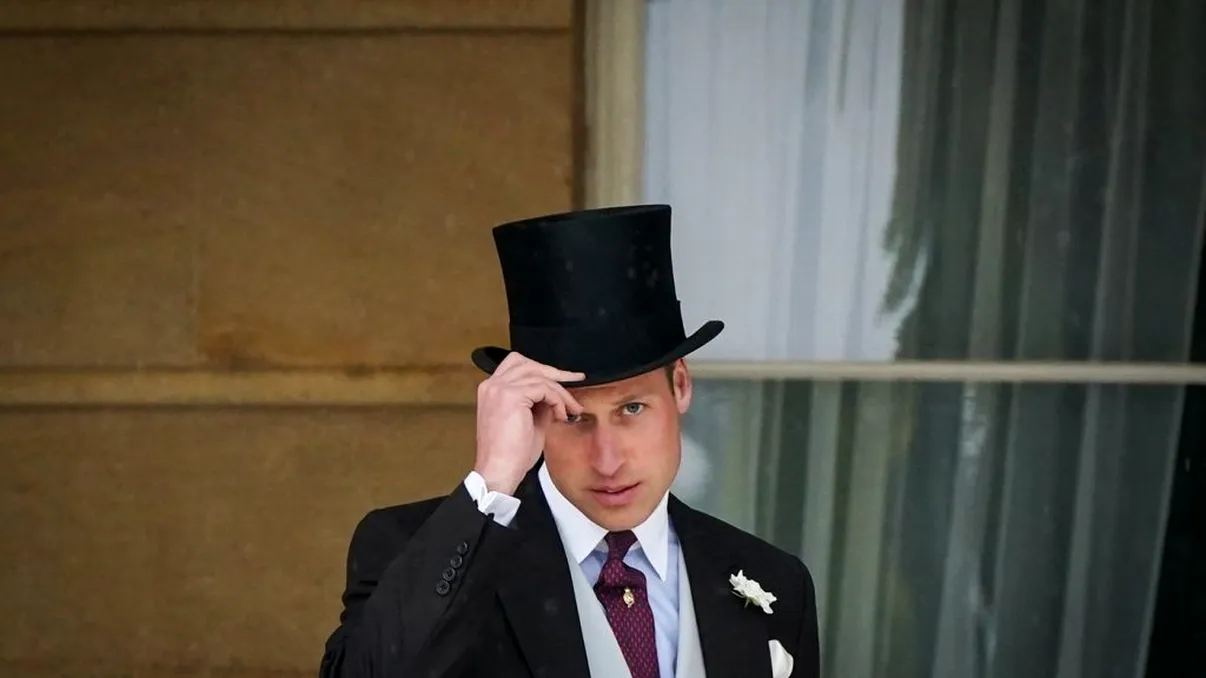 Cu cine a înlocuit-o Prinţul William pe Kate Middleton la cea mai recentă petrecere. Toţi ochii au fost aţintiţi asupra Prinţului de Wales. Foto