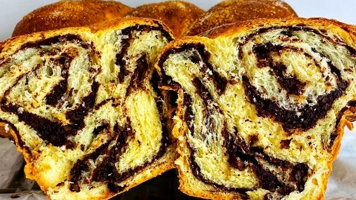 Câtă drojdie se pune la un kilogram de făină pentru cozonac. Aşa te asiguri că va creşte frumos